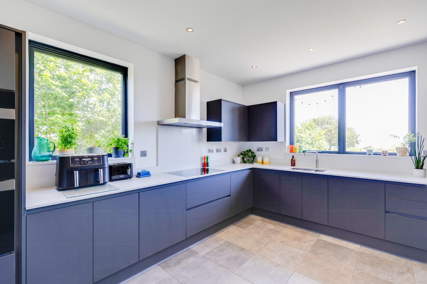 111 Fontygary Road, Rhoose, Barry, Vale Of Glamorgan, CF62 3DU